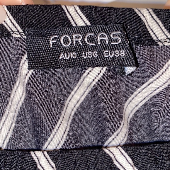 Black and white strip off shoulder top USA 6 - Picture 6 of 6